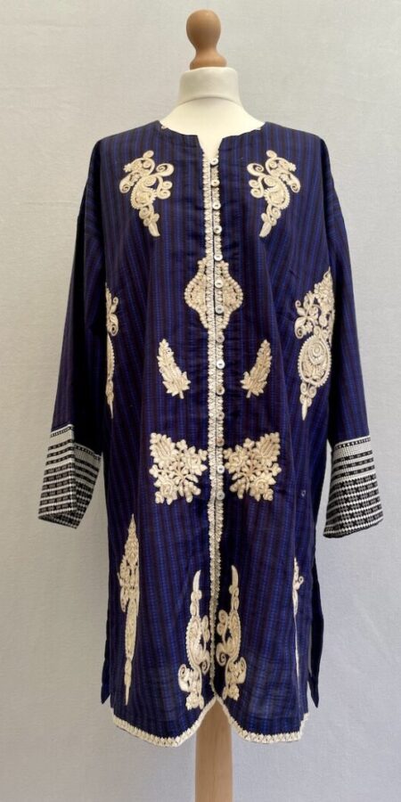 Purchase this beautiful new with tag Khaadi kurta in blue and gold embroidery. It is size 12