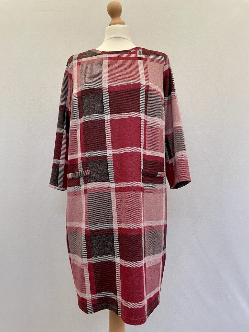 Tu red chequered tunic with 3/4 length sleeves