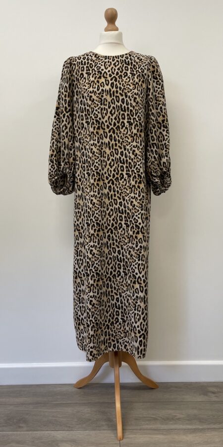 H&M midaxi leopard print oversized dress with 3/4 length sleeves, size S