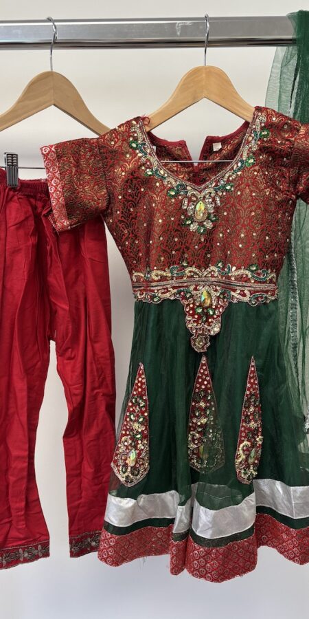 No label red and green asian little girls dress set, size 26 (age 4-5)