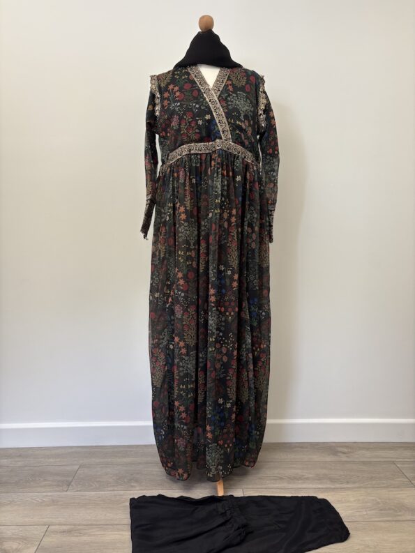 Pehnawa Fashion long black chiffon style maxi dress, size L (approx. size 16)