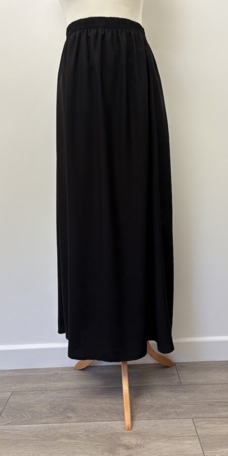 Long black plain maxi skirt with elastic waist, size 10