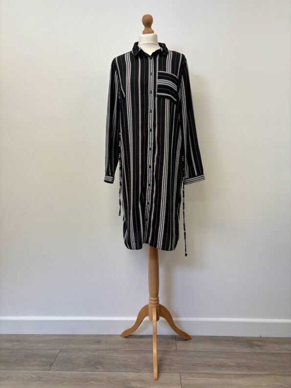 Atmosphere Primark new tag black and white patterned long button front shirt, size 14
